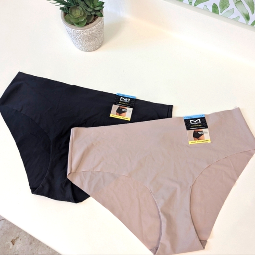⭐ Maidenform No show Brief Hipster NWT Set of 2 Black and Nude⭐